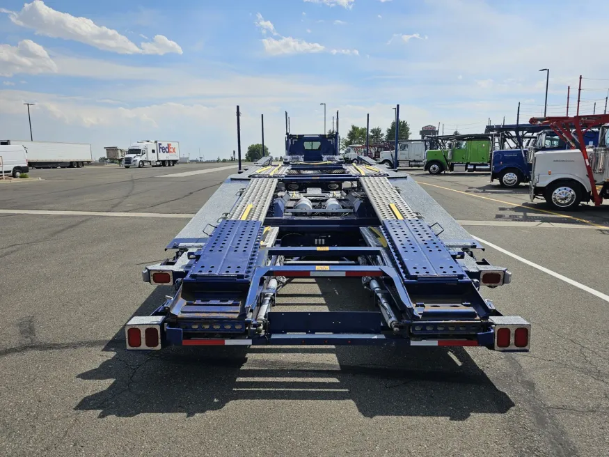 2022 Western Star 4900FA | Photo 11 of 27