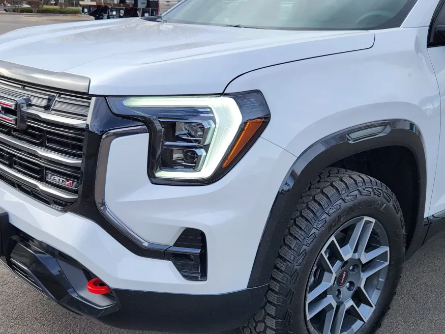 2026 GMC Terrain AT4 | Photo 4 of 23