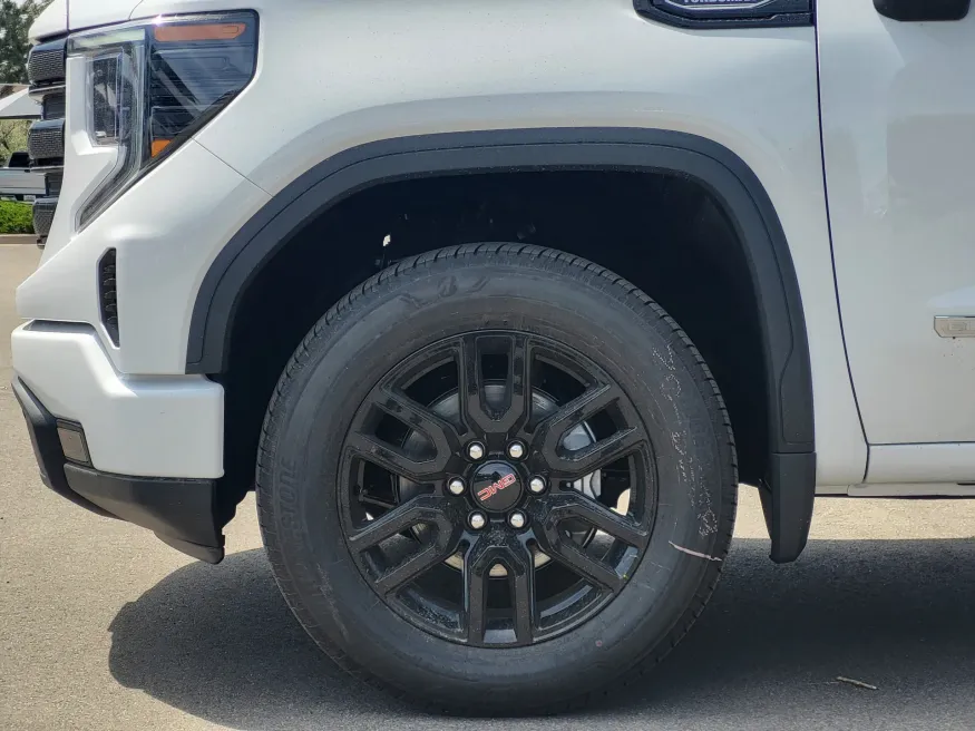2026 GMC Sierra 1500 Elevation | Photo 8 of 24