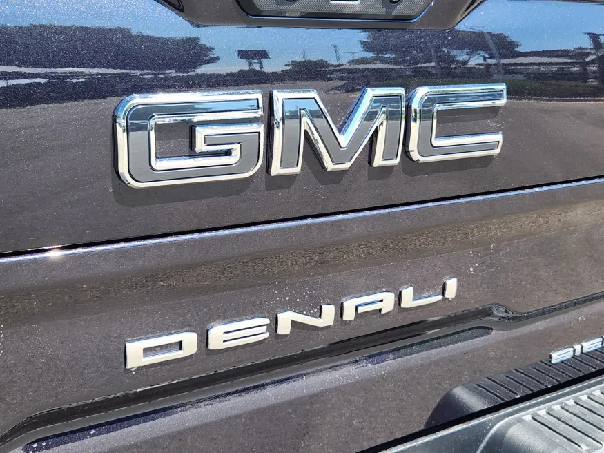 2026 GMC Sierra 1500 Denali Ultimate | Photo 13 of 31