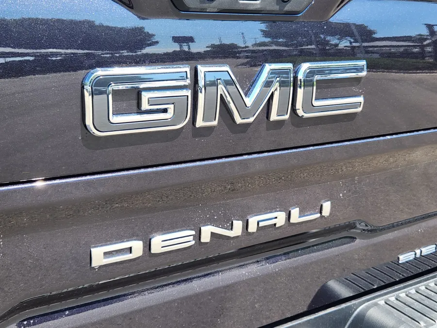 2026 GMC Sierra 1500 Denali Ultimate | Photo 13 of 31