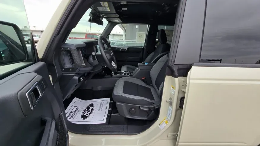 2025 Ford Bronco | Photo 12 of 29
