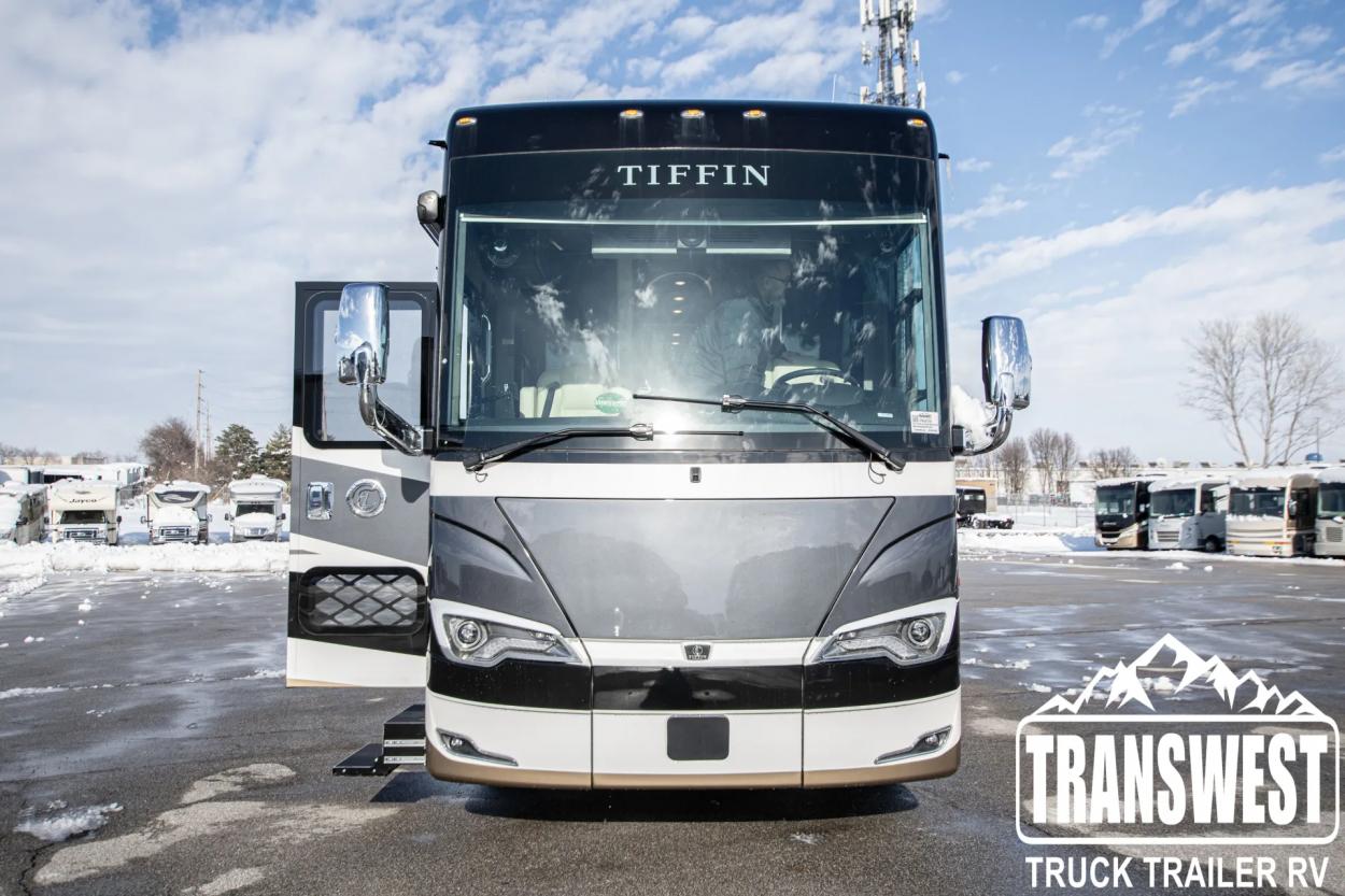 2023 Tiffin Allegro Bus 45 OPP | Photo 4 of 44
