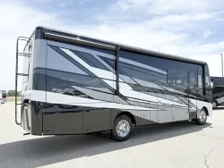 2027 Newmar Bay Star 3114 | Thumbnail Photo 18 of 27