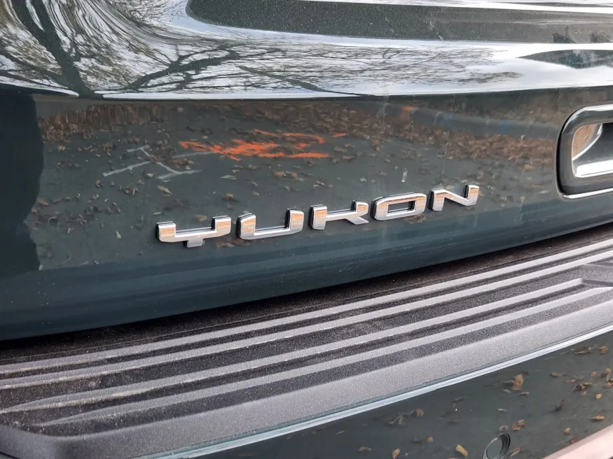 2026 GMC Yukon AT4 Ultimate | Photo 16 of 33