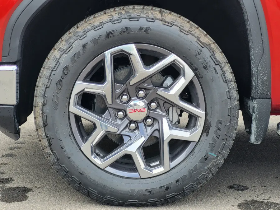2026 GMC Sierra 1500 SLT | Photo 9 of 26