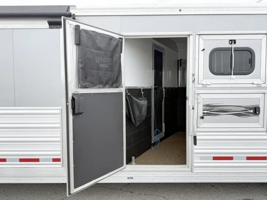 2023 Logan Coach Select 814 4HLQ | Photo 24 of 27