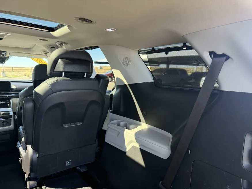 2022 Kia Carnival SX Prestige | Photo 10 of 28