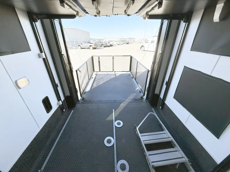 2026 Newmar Canyon Star 3947 | Photo 18 of 33