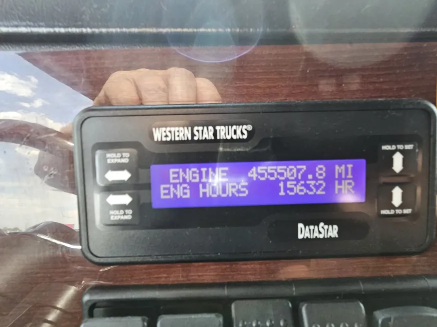 2019 Western Star 4900 | Photo 33 of 34