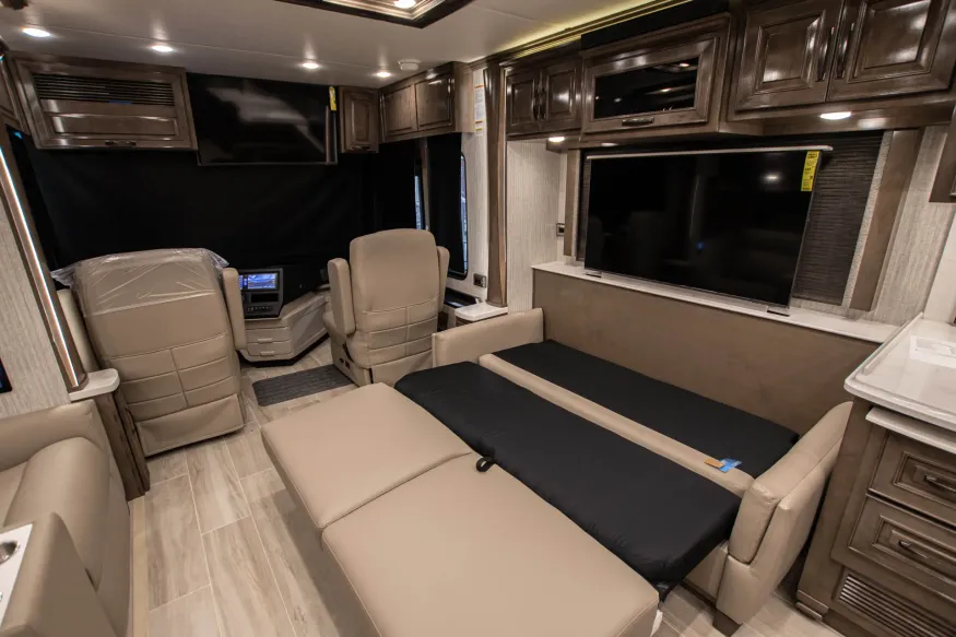 2026 Newmar Dutch Star 4369 | Photo 10 of 25