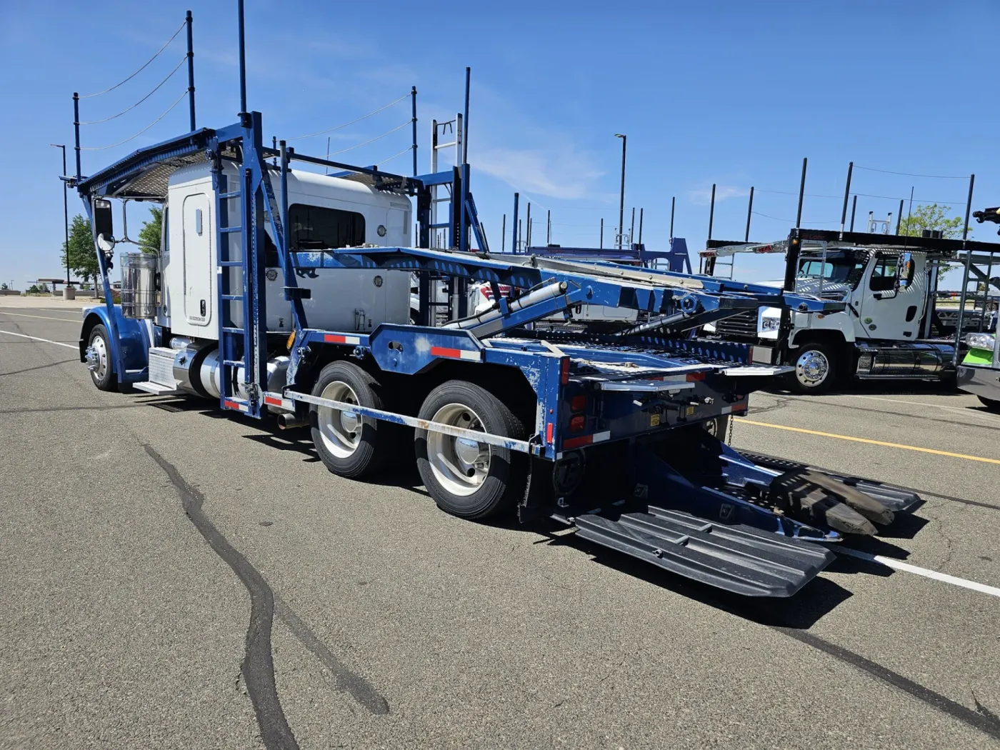 2019 Peterbilt 389 | Photo 5 of 24