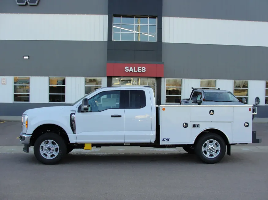 2026 Ford F-350 | Photo 2 of 14