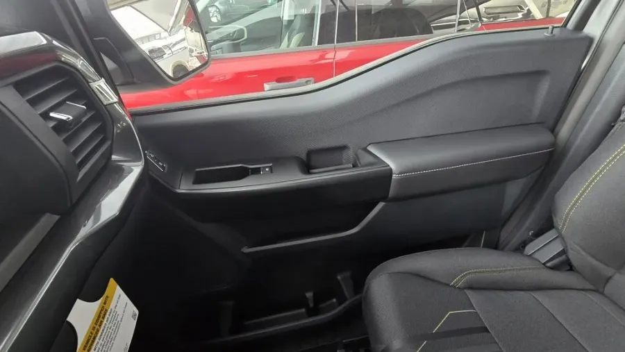 2025 Ford F-150 | Photo 27 of 30