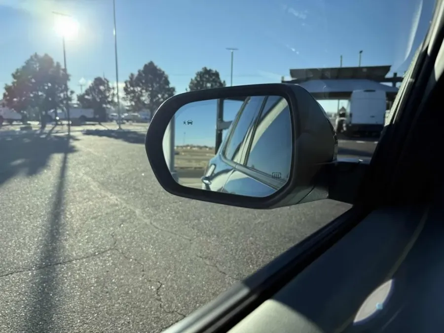 2024 Chevrolet Traverse | Photo 10 of 28