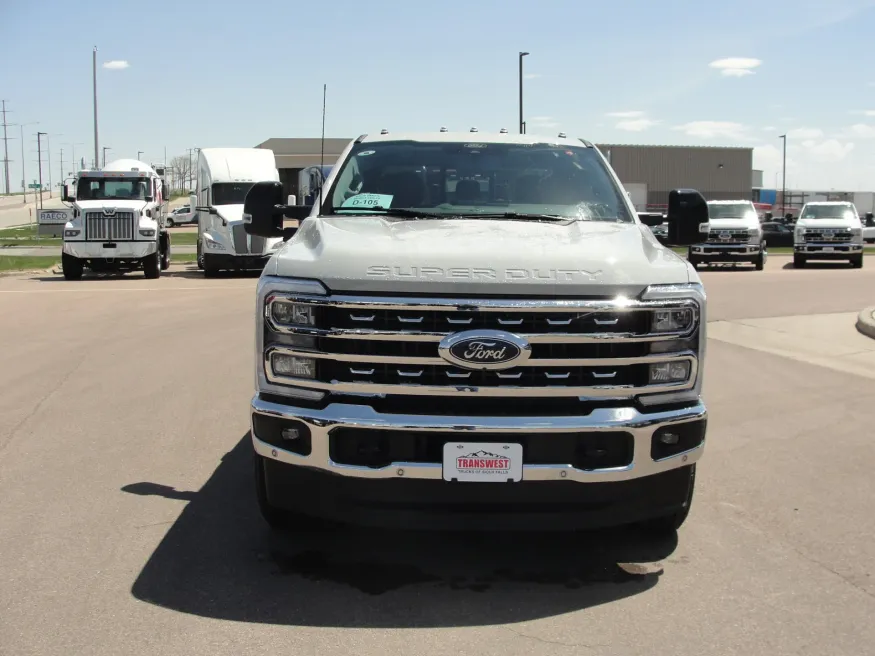 2026 Ford Super Duty F-350 | Photo 15 of 28
