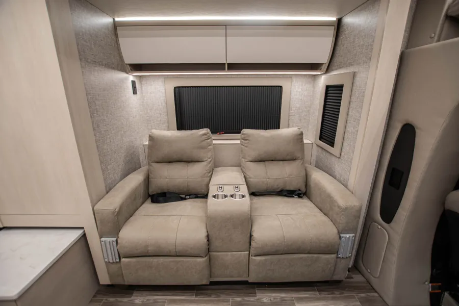 2026 Tiffin Wayfarer 25XPW | Photo 6 of 12