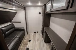 2022 Coachmen Brookstone 398MBL | Thumbnail Photo 16 of 27