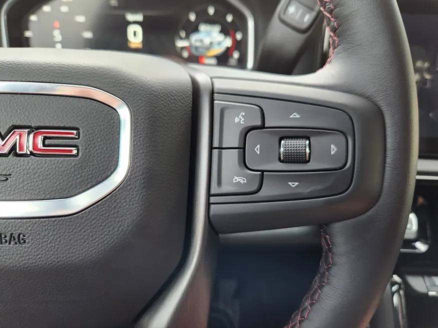 2025 GMC Sierra 2500HD AT4X | Photo 24 of 31