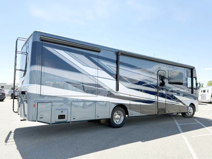 2027 Newmar Bay Star 3640 | Photo 20 of 31