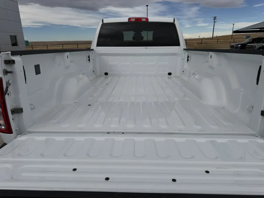 2022 RAM 2500 Big Horn | Photo 7 of 18