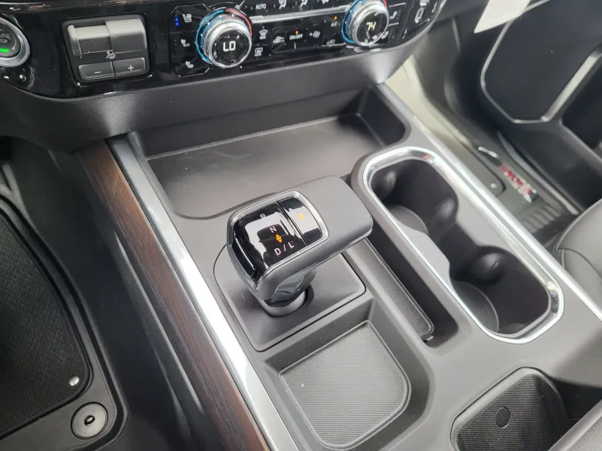 2026 GMC Sierra 1500 SLT | Photo 17 of 26