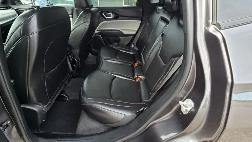 2024 Jeep Compass | Photo 27 of 29