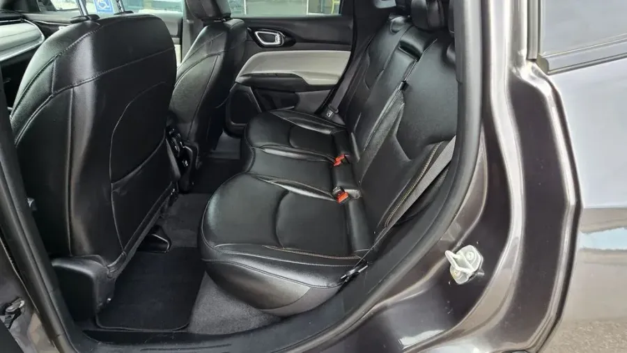 2024 Jeep Compass | Photo 27 of 29