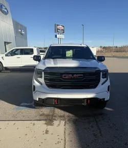 2023 GMC Sierra 1500 | Thumbnail Photo 2 of 29
