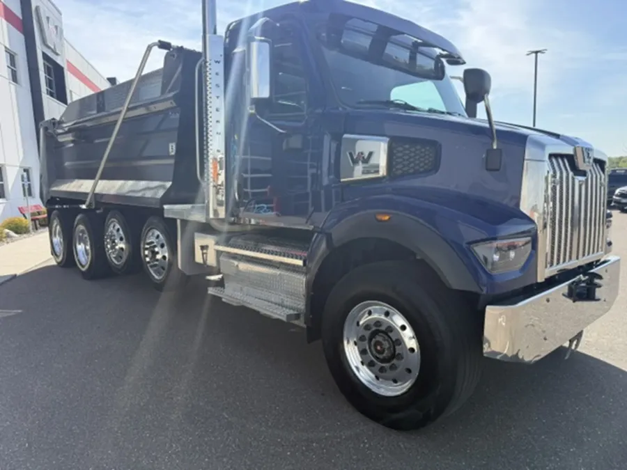 2025 Western Star 47X | Photo 11 of 17