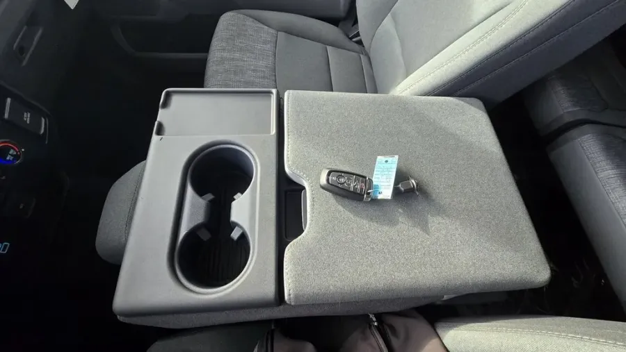 2026 Ford Super Duty F-350 | Photo 23 of 30