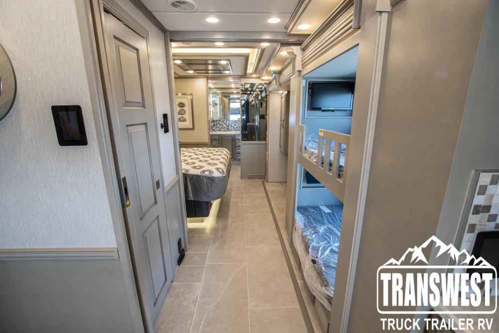 2023 Newmar Supreme Aire 4509 | Photo 16 of 29