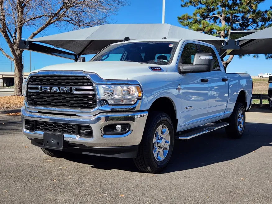 2024 RAM 2500 Big Horn | Photo 3 of 32