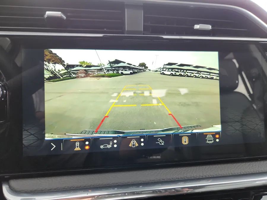 2026 GMC Sierra 3500HD Denali | Photo 28 of 31