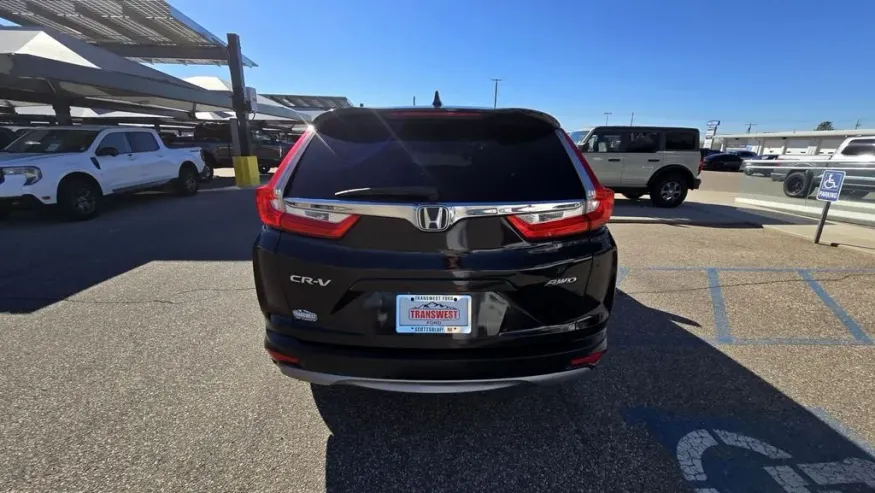 2017 Honda CR-V | Photo 7 of 28