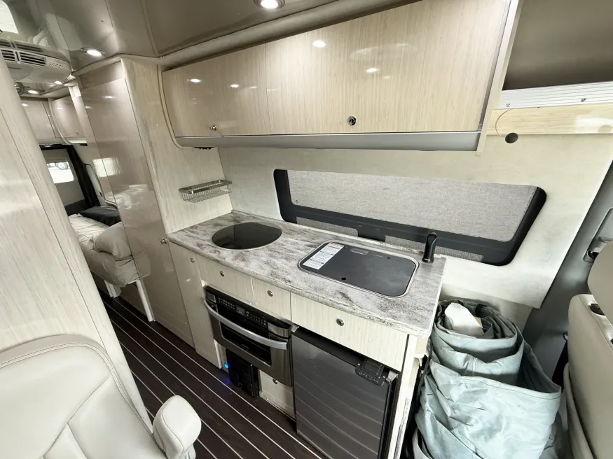2016 Airstream Interstate EXT Lounge | Photo 8 of 20