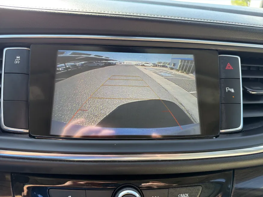 2018 Buick Enclave Essence | Photo 17 of 24