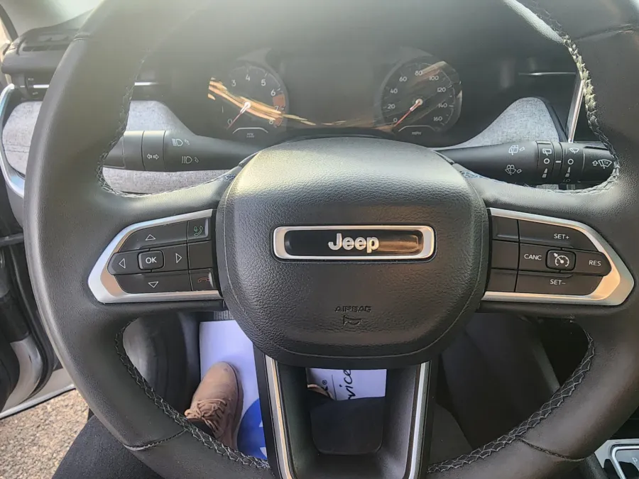 2022 Jeep Compass Latitude | Photo 15 of 22