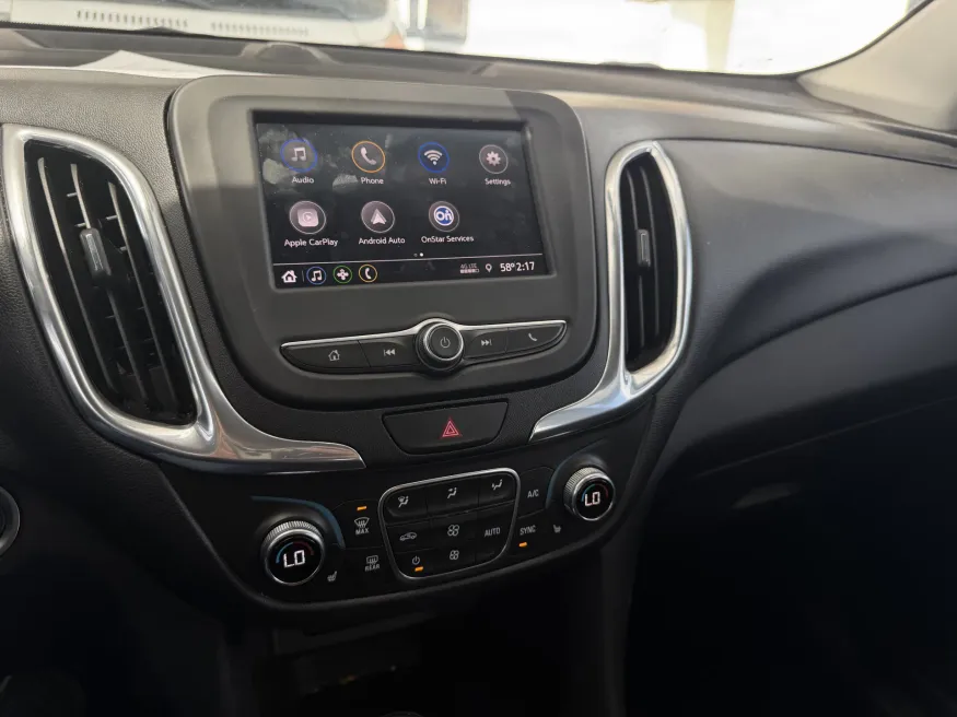 2020 Chevrolet Equinox LT | Photo 2 of 18