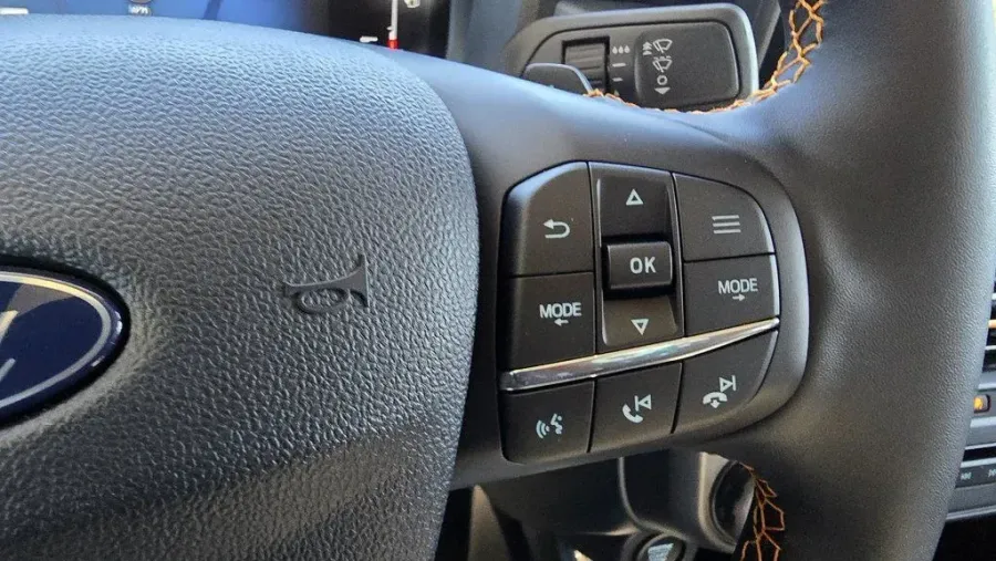 2025 Ford Maverick | Photo 18 of 32