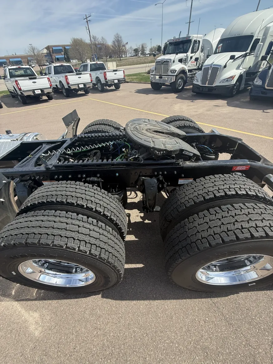 2027 Western Star 49X | Photo 9 of 16