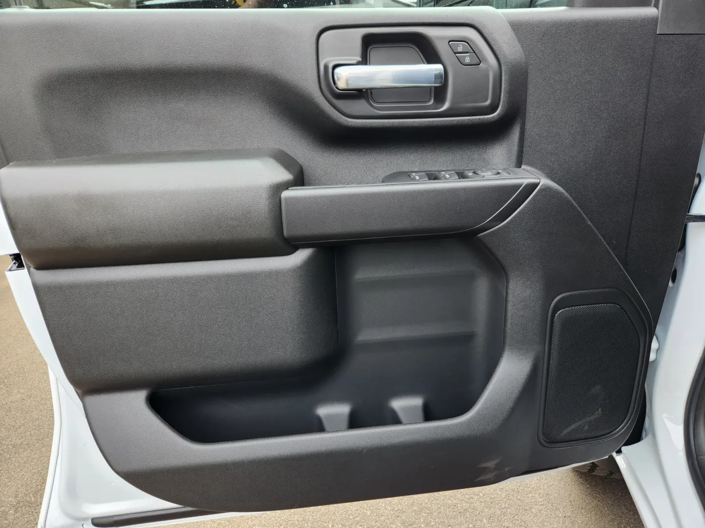 2026 GMC Sierra 2500HD Pro | Photo 5 of 29