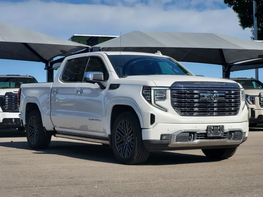 2022 GMC Sierra 1500 Denali Ultimate | Photo 2 of 26
