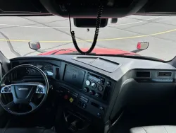 2023 Freightliner Cascadia 126 | Thumbnail Photo 15 of 18