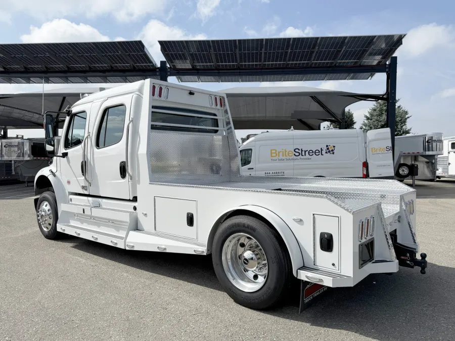 2025 Freightliner M2 106 Plus Summit Hauler | Photo 17 of 26