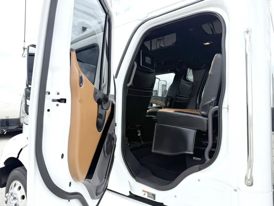 2023 Freightliner M2 112 Laredo Hauler | Photo 10 of 22