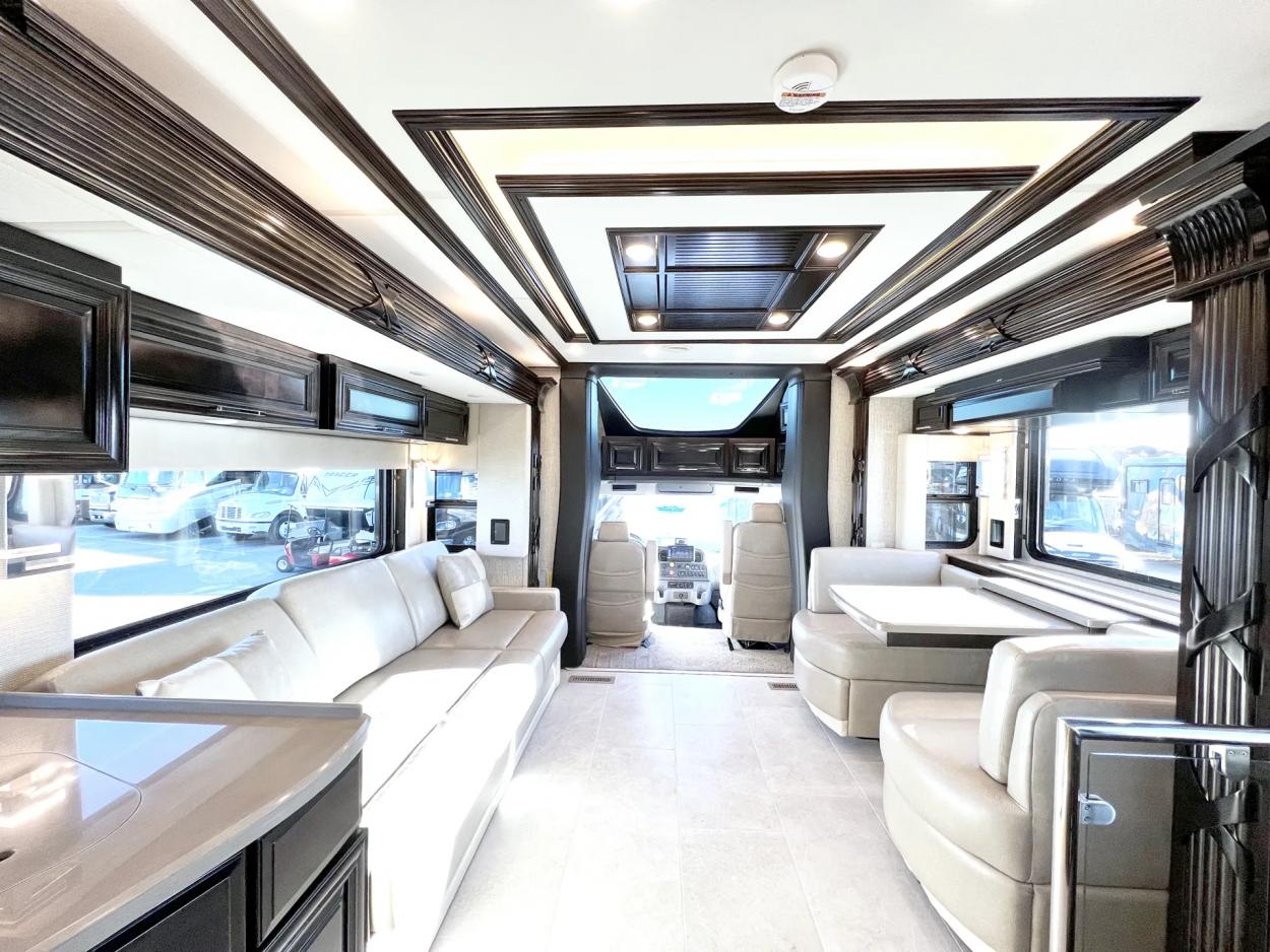 2023 Newmar Supreme Aire 4061 | Photo 6 of 35