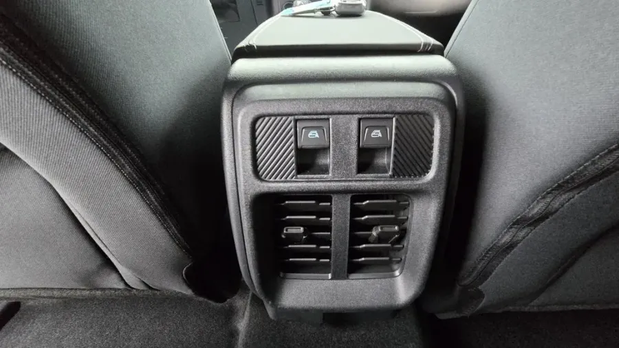 2025 Ford Bronco | Photo 28 of 29