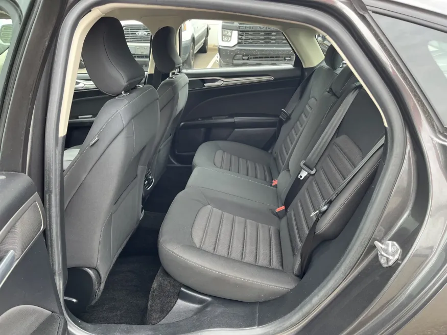 2018 Ford Fusion | Photo 6 of 19