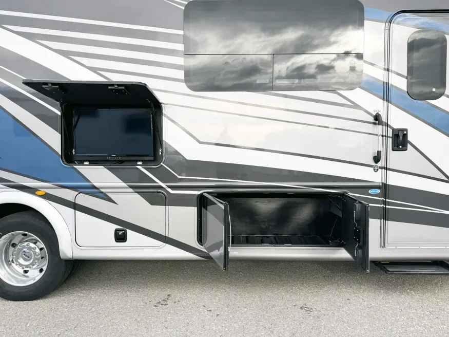 2023 Thor Magnitude SV34 | Photo 22 of 26